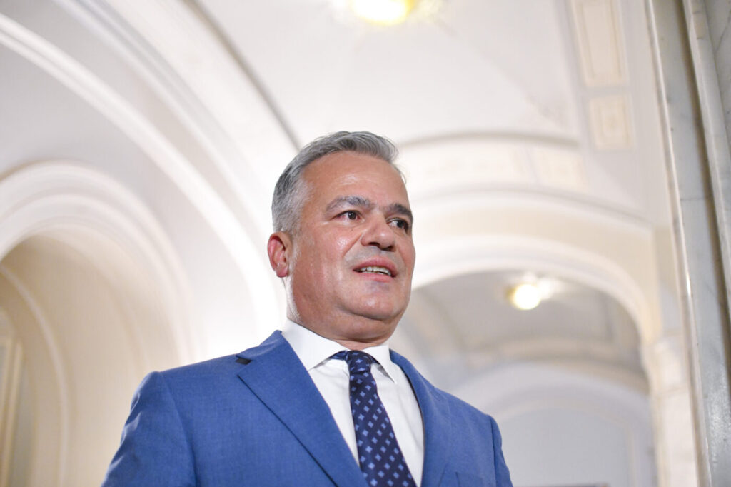 CSA Steaua așteaptă votul din Parlament: cine ar urma să fie noul ministru MApN din Guvernul Veștea - Știri